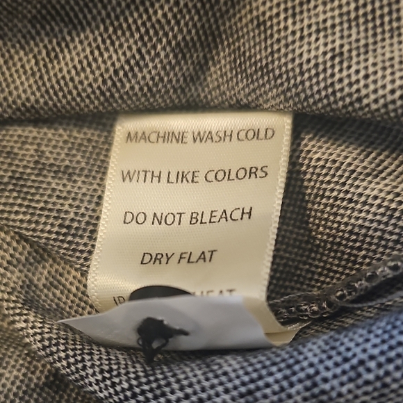 NWT MAX STUDIO Houndstooth Funnel Neck Long Sleeved Top 3 Sizes - Picture 11 of 16